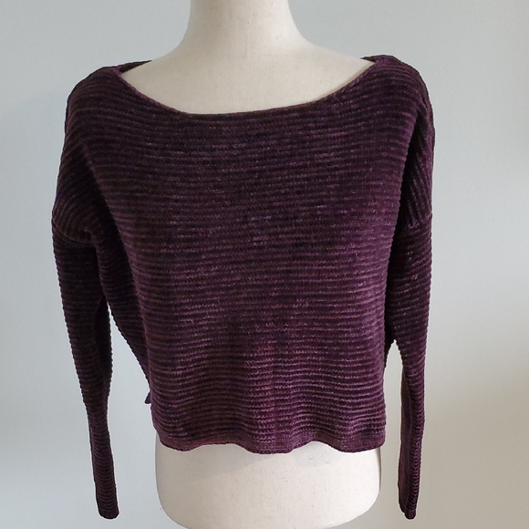 Garage Women's Purple cropped chenille Sweater size XS like new - Picture 1 of 8